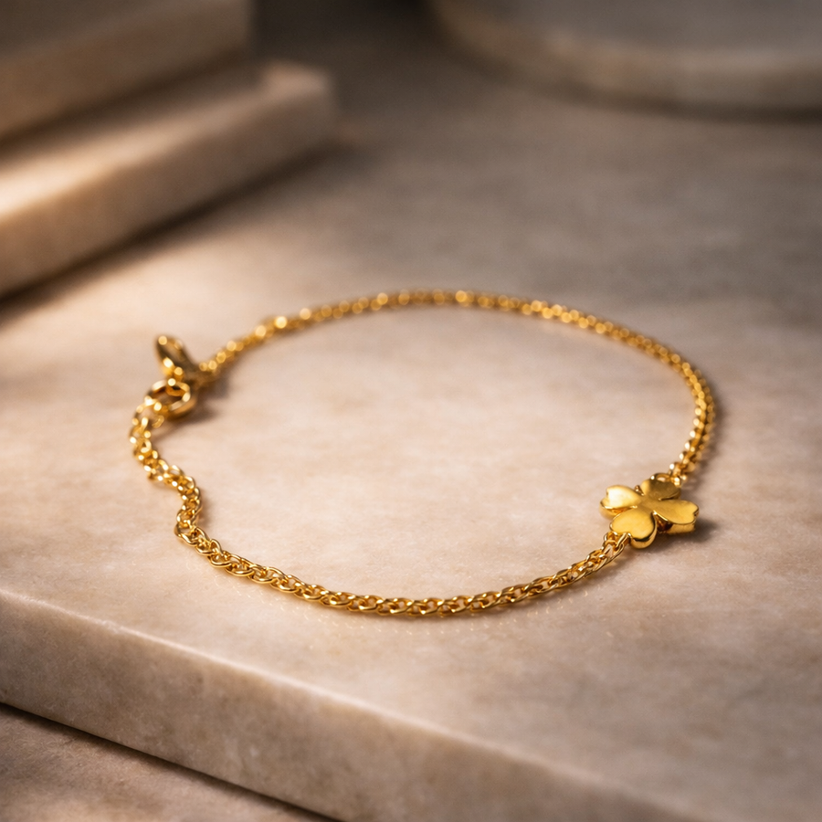 Evara™ Minimal Clover Gold Bracelet
