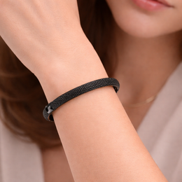 Evara™ Noir Mesh Cuff