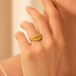 Golden Kiss Statement Ring