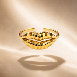 Golden Kiss Statement Ring