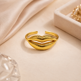Golden Kiss Statement Ring